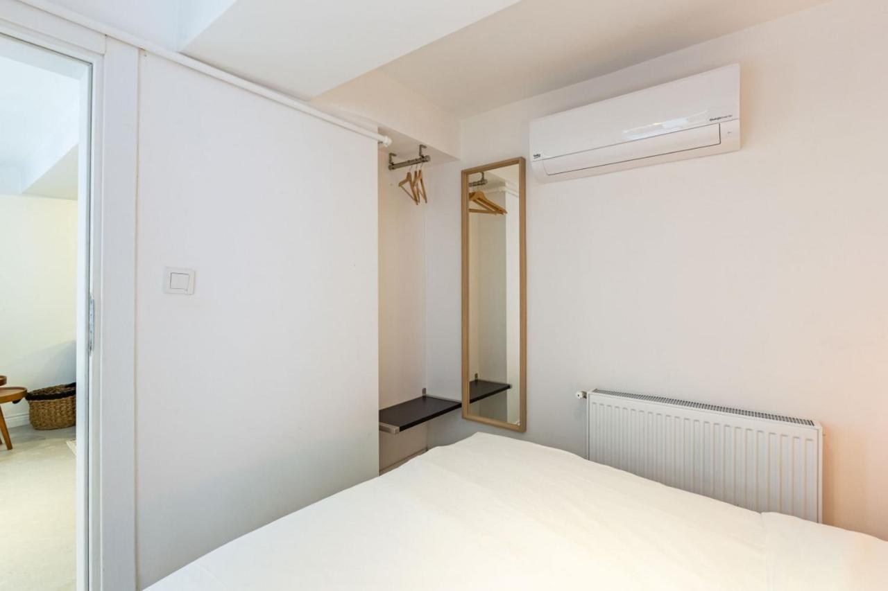 Excellent Flat With Lovely Backyard In Cihangir Estambul Exterior foto