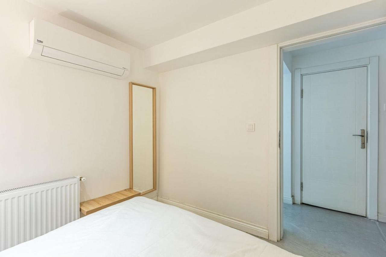 Excellent Flat With Lovely Backyard In Cihangir Estambul Exterior foto